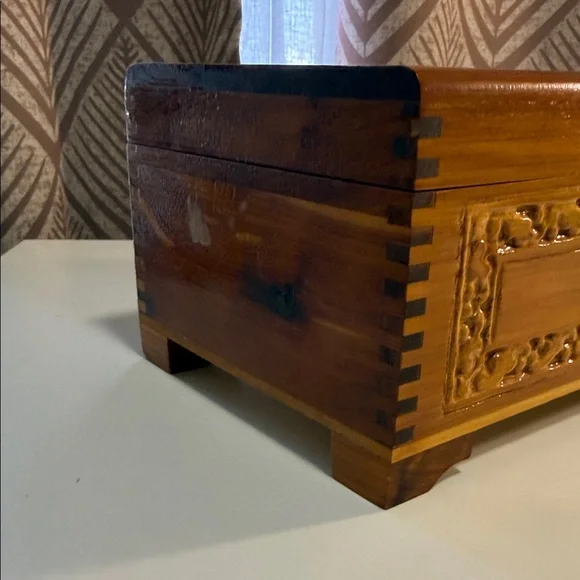 Vintage Cedar Wood Trinket Box, Lake Decoupage (MCM) - Picture 8 of 11